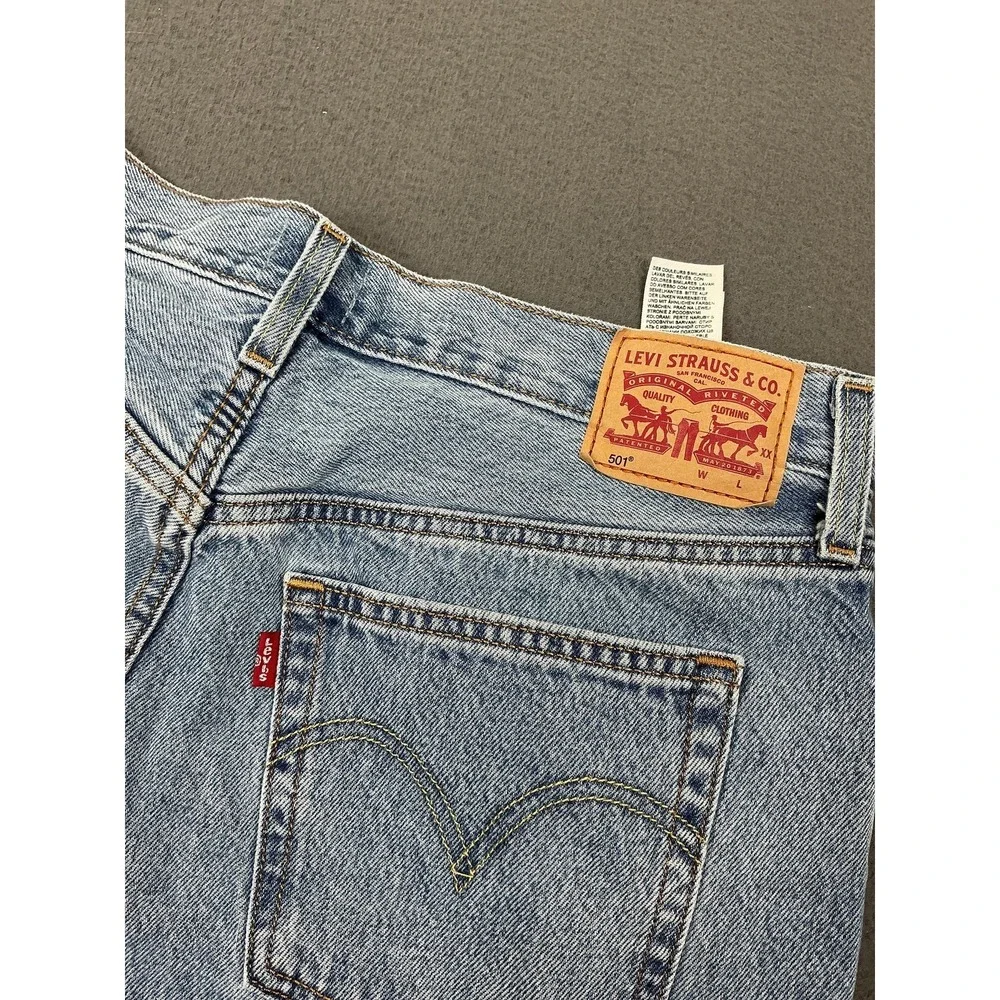 Levis 501 Jeans‎ Mens 31x30 Light Wash Blue Straight Button Fly Distressed Denim